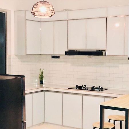 Villa Pool Kepala Batas Kampong Hilir  Exteriér fotografie