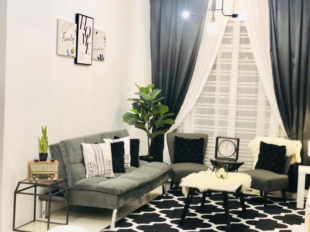 Villa Pool Kepala Batas Kampong Hilir  Exteriér fotografie