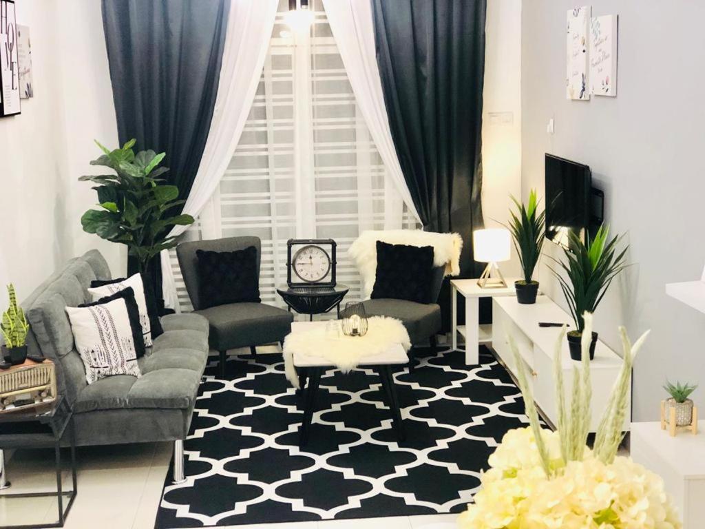 Villa Pool Kepala Batas Kampong Hilir  Exteriér fotografie
