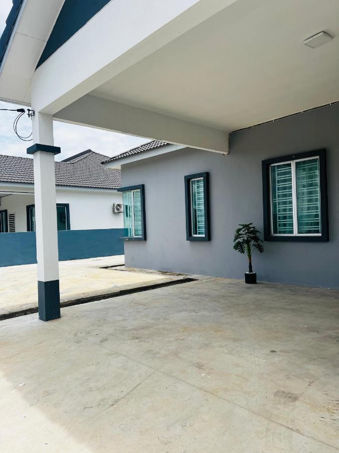 Villa Pool Kepala Batas Kampong Hilir  Exteriér fotografie